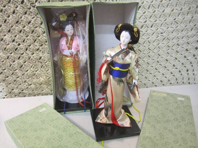 lot 44 image: 2 Oriental Dolls on Stands 12 tall...