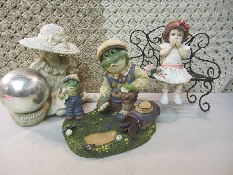 lot 48 image: Lot of Misc Decor See Photos  CSB...