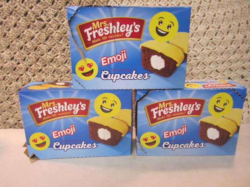 lot 96 image: 3 Boxes of Mrs. Freshleys Emoji Cu...
