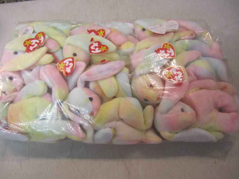 lot 120 image: Lot of 12 TY Beanie Baby Hippie R...