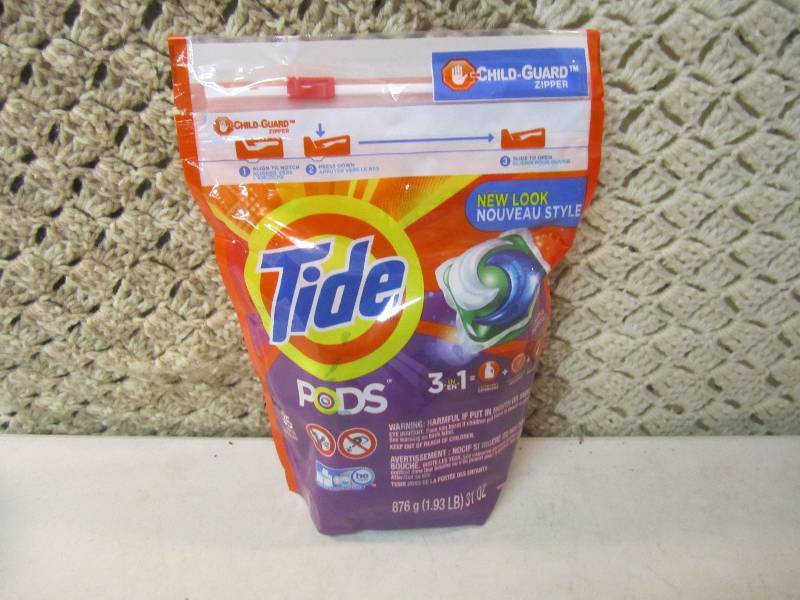 lot 154 image: Bag of Tide Laundry Detergent Pods ...