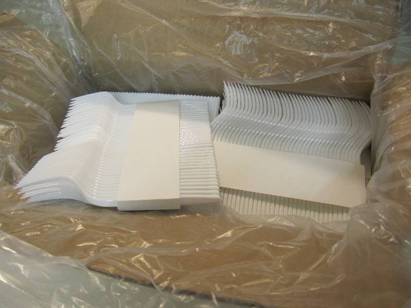 lot 168 image: Case of 960 Plastic Forks 24 packs ...