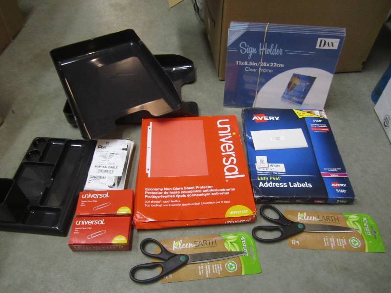 lot 186 image: Lot of Misc Office Supplies  RM4...