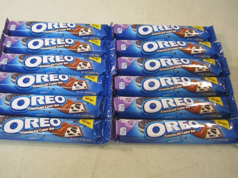lot 206 image: 12 Oreo Chocolate Candy Bars Best b...