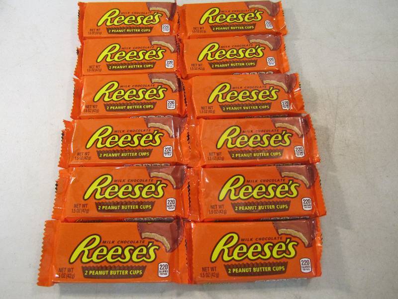 lot 214 image: 12 Reeses Peanut Butter Cup 2 packs...