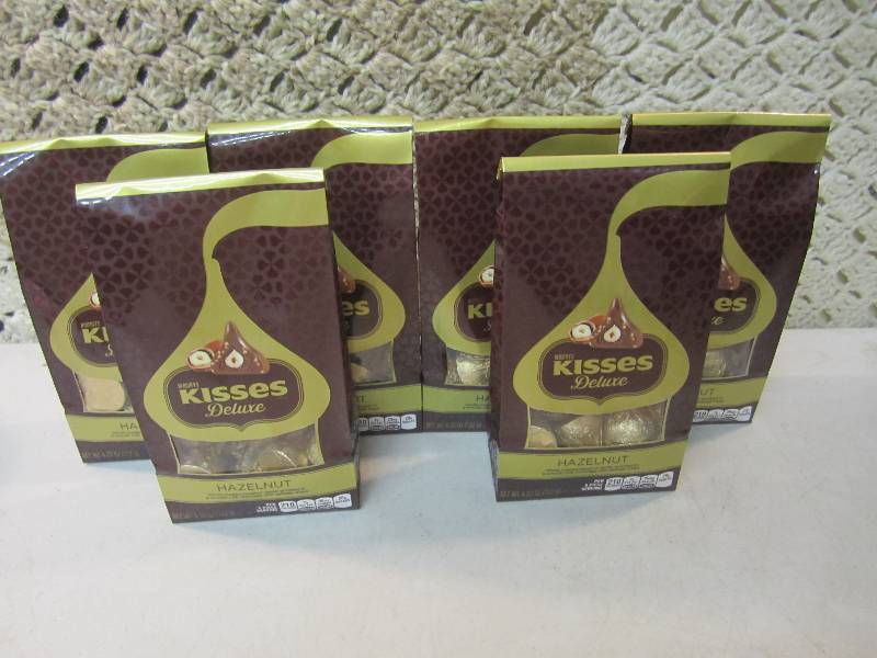 lot 220 image: 6 Bags of Hersheys Kisses Deluxe Ha...