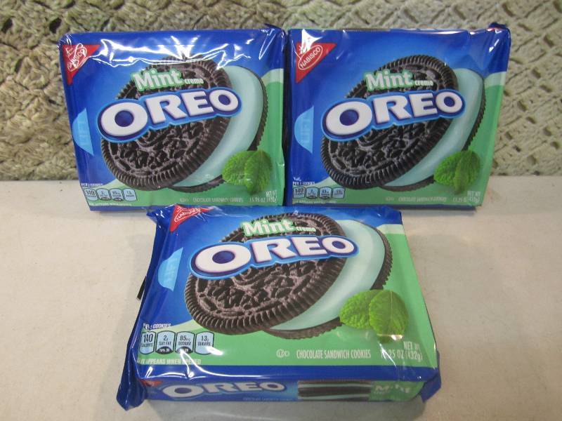 lot 264 image: 3 Packs of Mint Oreo Cookies Best b...