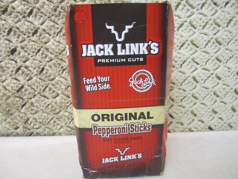 lot 272 image: Box of 20 Jack Links Original Peppe...