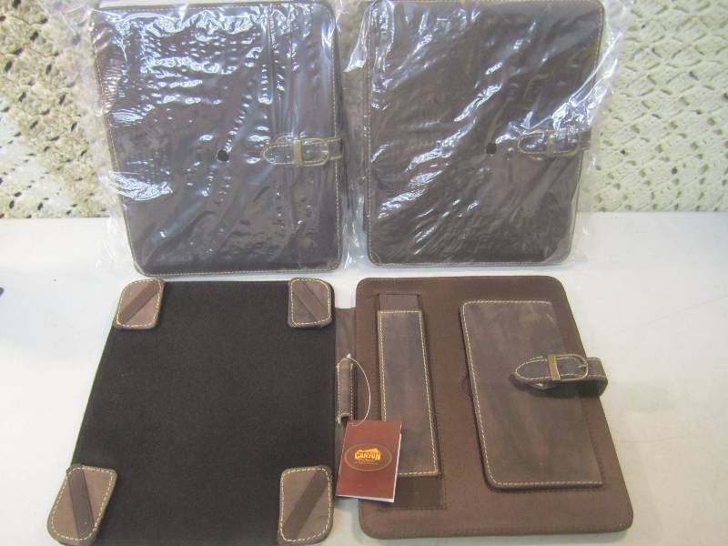 lot 287 image: 3 Canyon Outback Leather Bear Canyo...