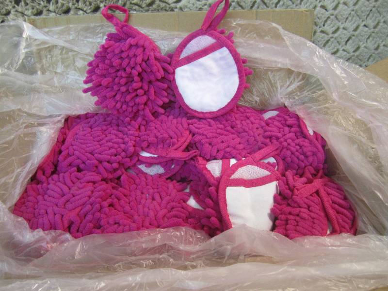 lot 290 image: Case of 200 Pink Frizzy Finger Dust...