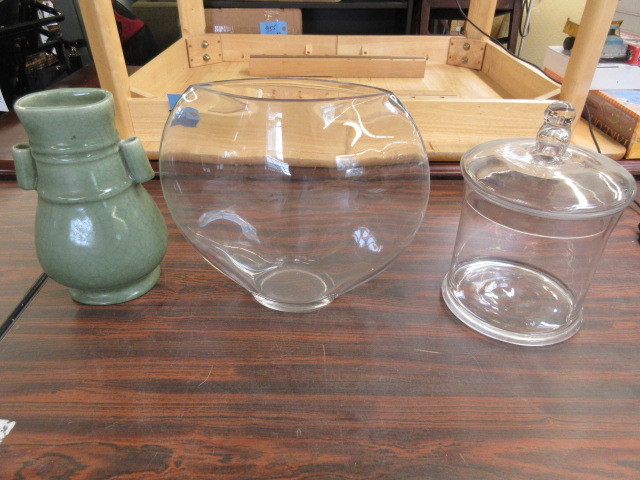 lot 975 image: VASES AND JAR