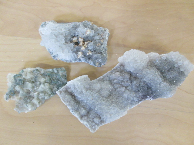 lot 982 image: GEODE FRAGMENTS