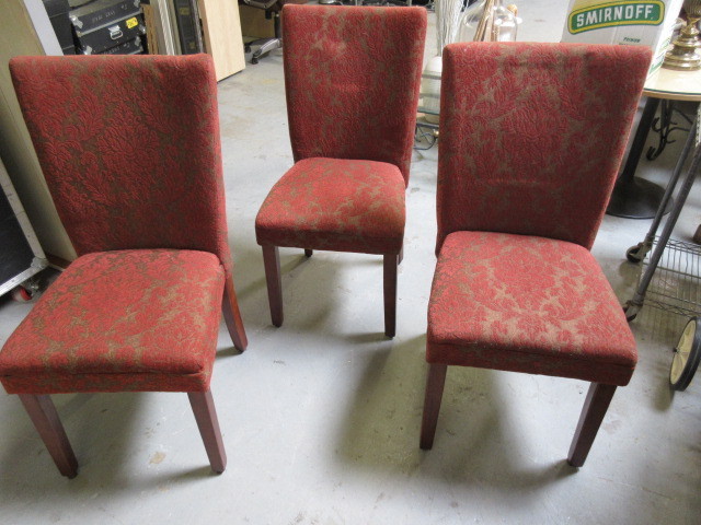 lot 990 image: 3 UPHOLSTERED CHAIRS