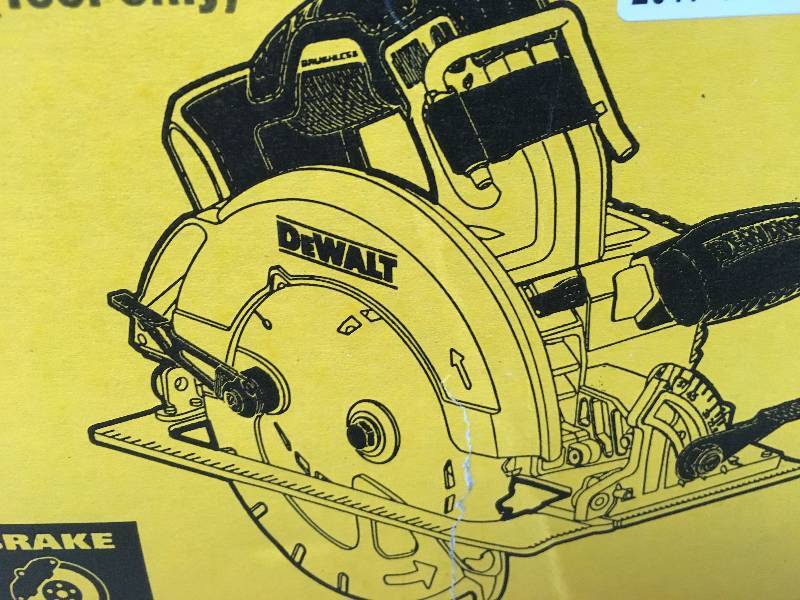 DEWALT 20-Volt MAX XR Lithium-Ion Cordless Brushless 7-14 in. Circular Saw with Brake (Tool-Only) NOT USED