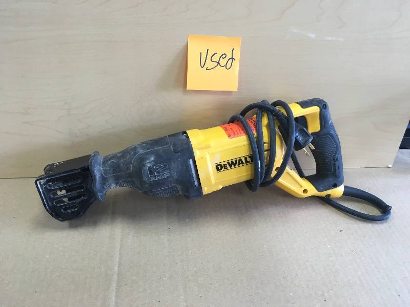 DEWALT 12-Amp Corded Reciprocating Saw USED in working conditions