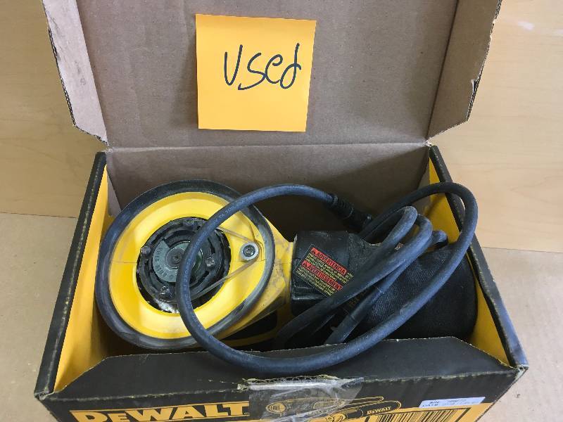 Dewalt 3 Amp 5 in. Corded 3 Amp 5 in. Corded Random Orbital Hook and Loop Sanderndom Orbital Hook and Loop Sander in working conditions