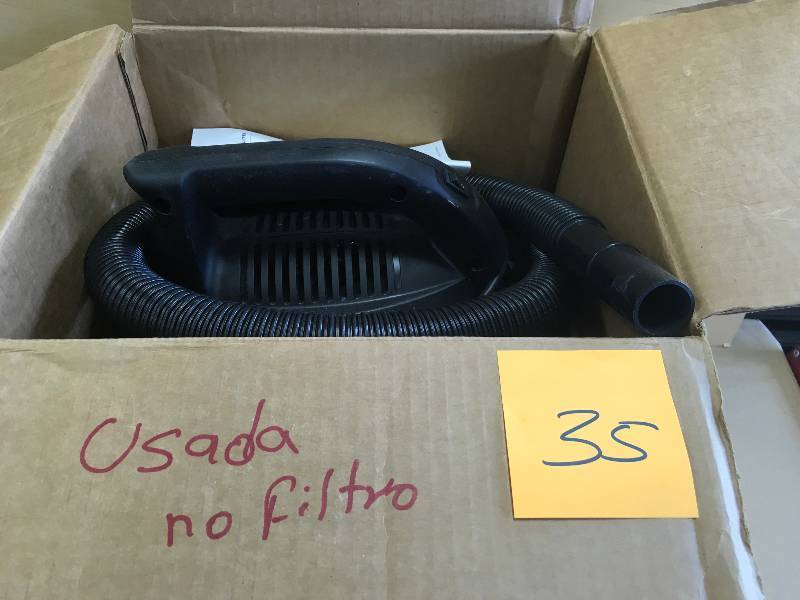 Stinger 2.5 Gal 1.75 Peak HP Compact Wet Dry Vac used no filter in working condition