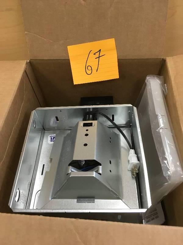 Nutone 50 CFM Ceiling Exhaust Bath Fan with Light in working condition