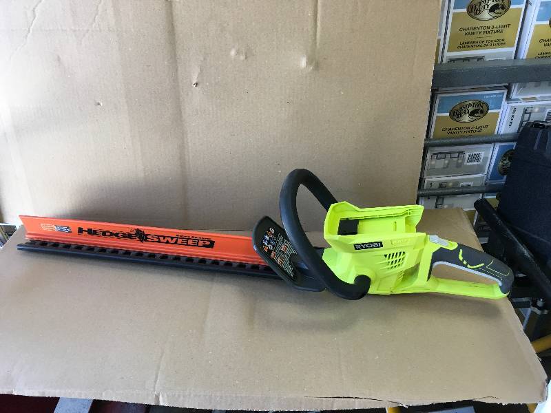 Ryobi 24 in. 40-Volt Lithium-Ion Cordless Hedge Trimmer used in working condition