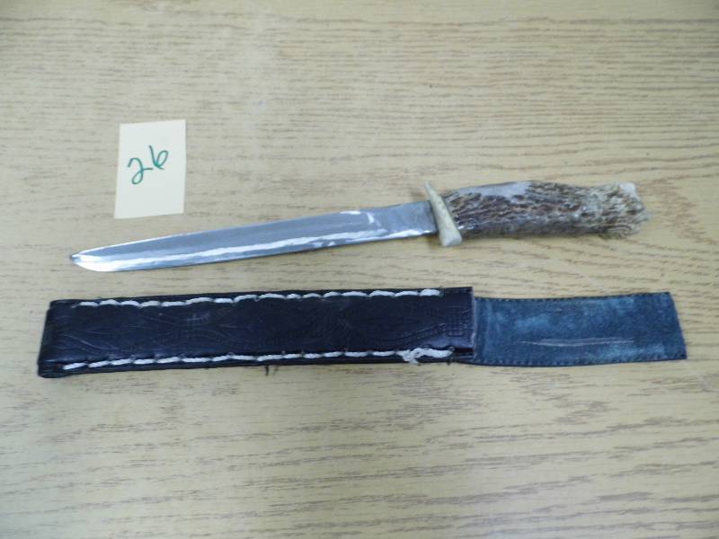 Knife w Sheath