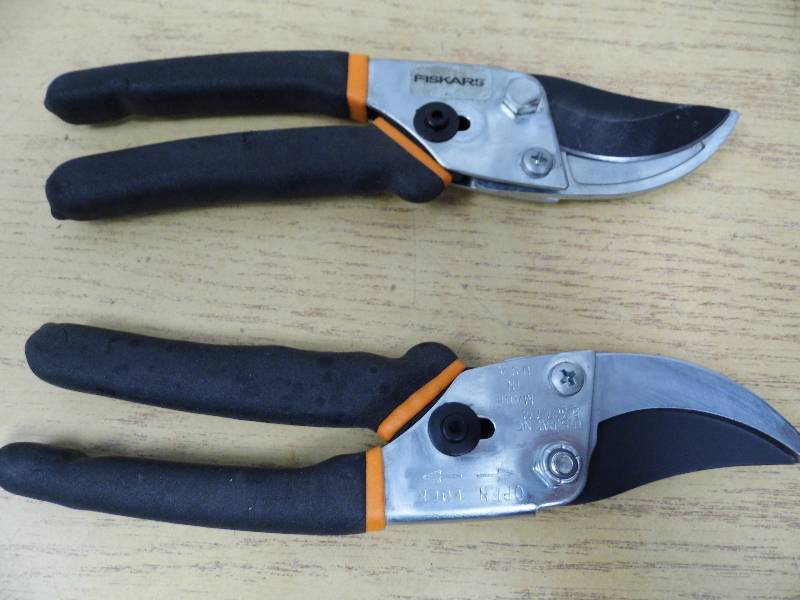 2 Pair Fiskars Bypass Cutters