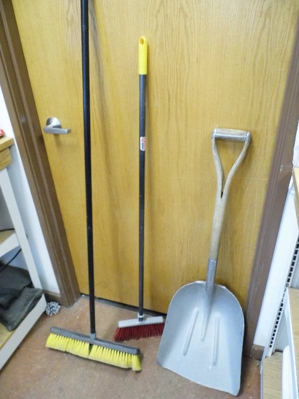 Brooms - Shovel
