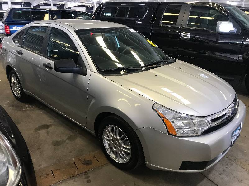 lot 12 image: 2010 Ford Focus SE