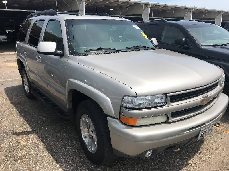 lot 27 image: 2004 Chevrolet Tahoe Z71 4x4