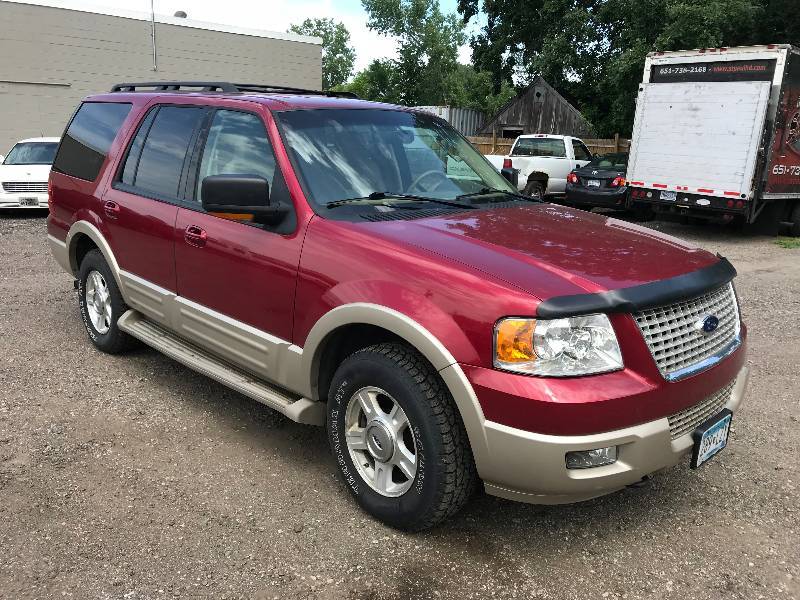 lot 28 image: 2006 Ford Expedition Eddie Bauer 4x4