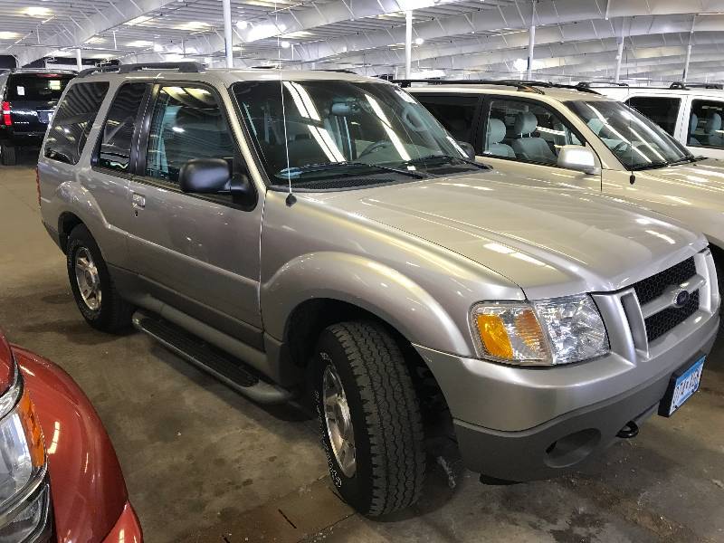 lot 30 image: 2003 Ford Explorer Sport XLT 4x4