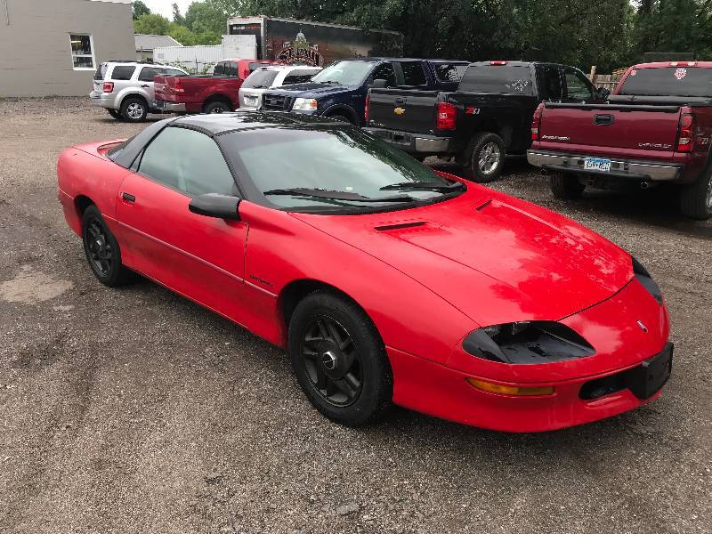 lot 33 image: 1994 Chevrolet Camaro