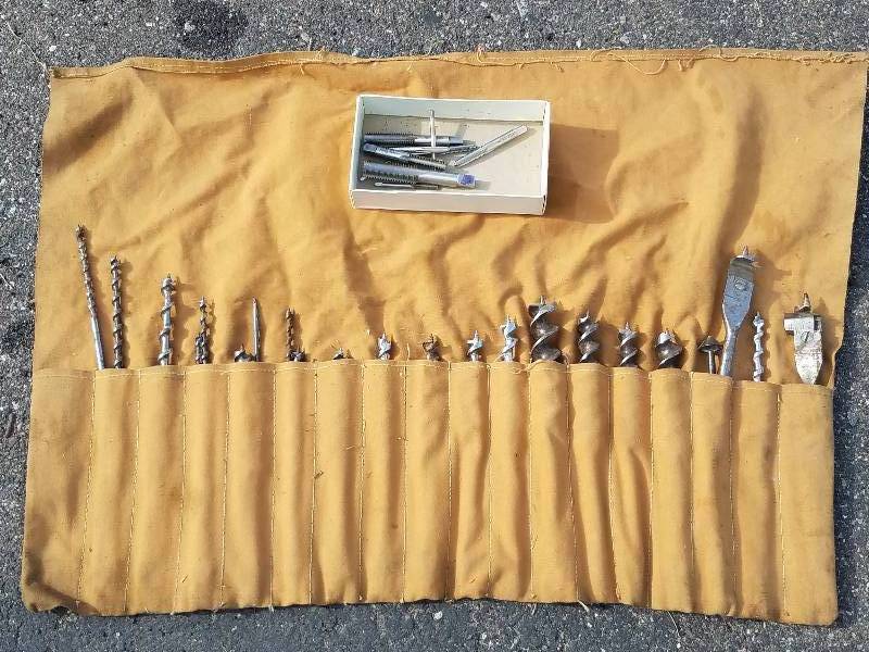 lot 8 image: VINTAGE WOOD DRILL BITS