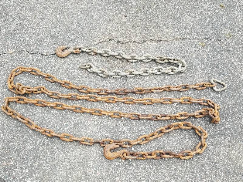 lot 20 image: CHAINS