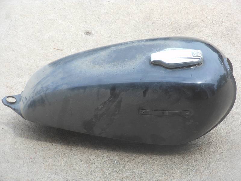 lot 47 image: MOTORCYCLE FUEL TANK