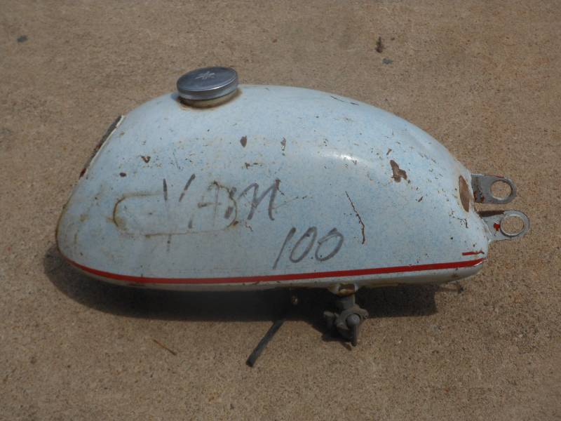 lot 48 image: MOTORCYCLE FUEL TANK