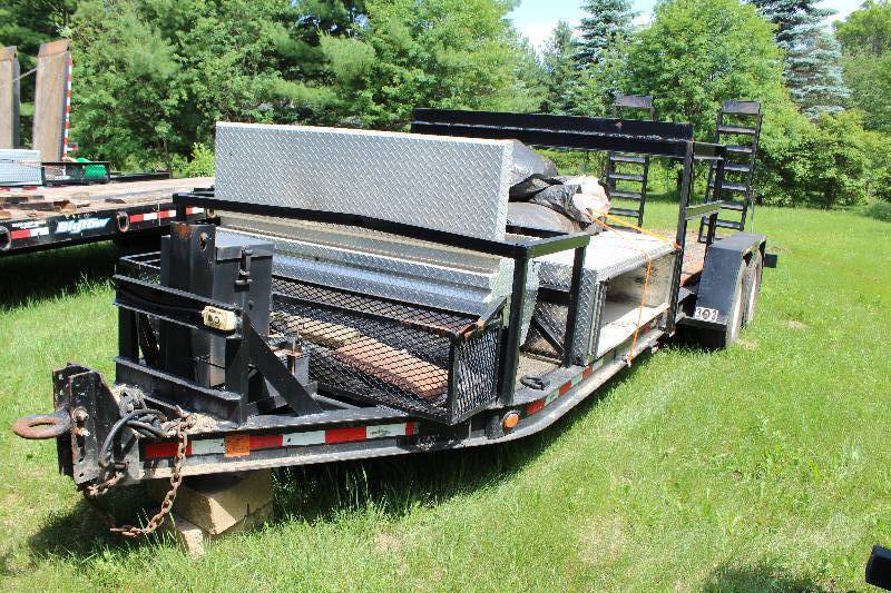 lot 13 image: 2001 BIG Equipment Tandem Axle Trailer