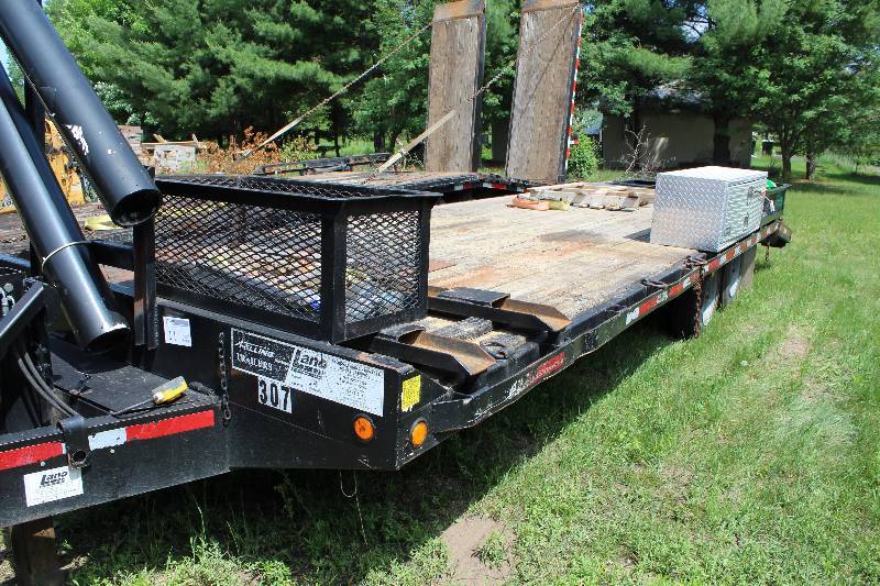 lot 11 image: 2002 Felling  Tandem Axle  Equipment Trailer