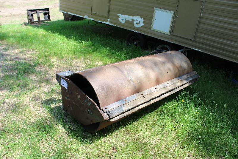 lot 29 image: Landscape Roller Hydraulic Attachment