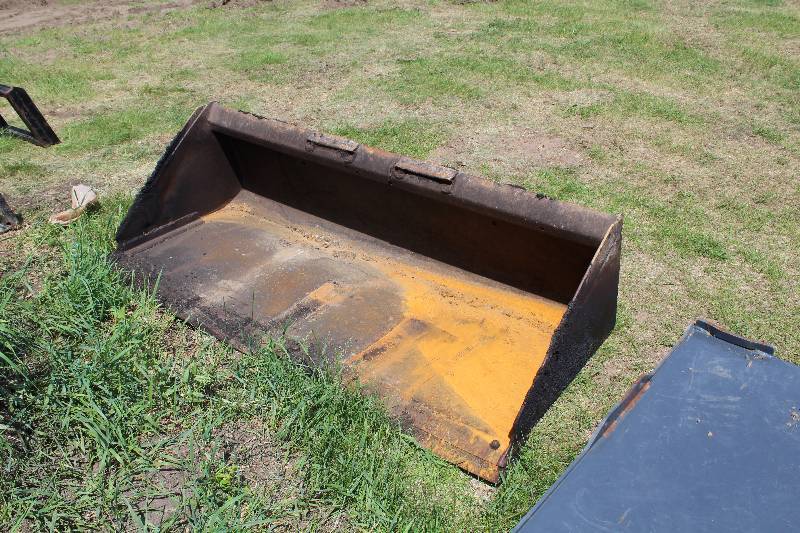 lot 26 image: Bobcat Shovel Bucket Attactment