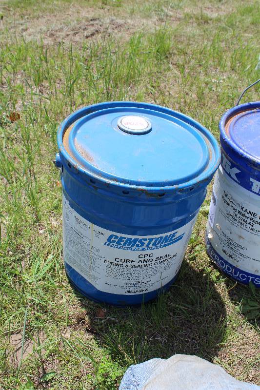lot 44 image: Cemstone CPC Cure And Seal Curing And Sealing Compound