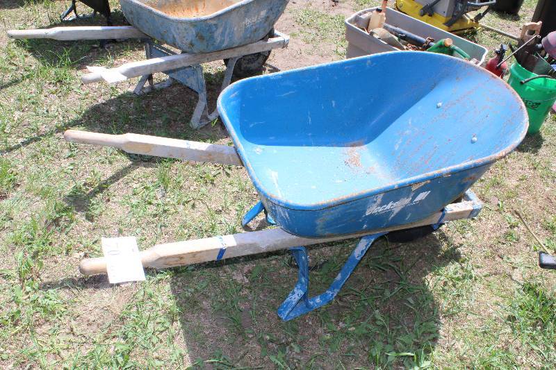 lot 70 image: Jackson Professional Tools Wheelbarrow