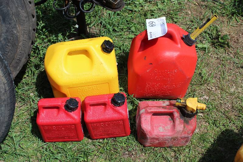 lot 69 image: Lot of (5) Plastic Gas Cans