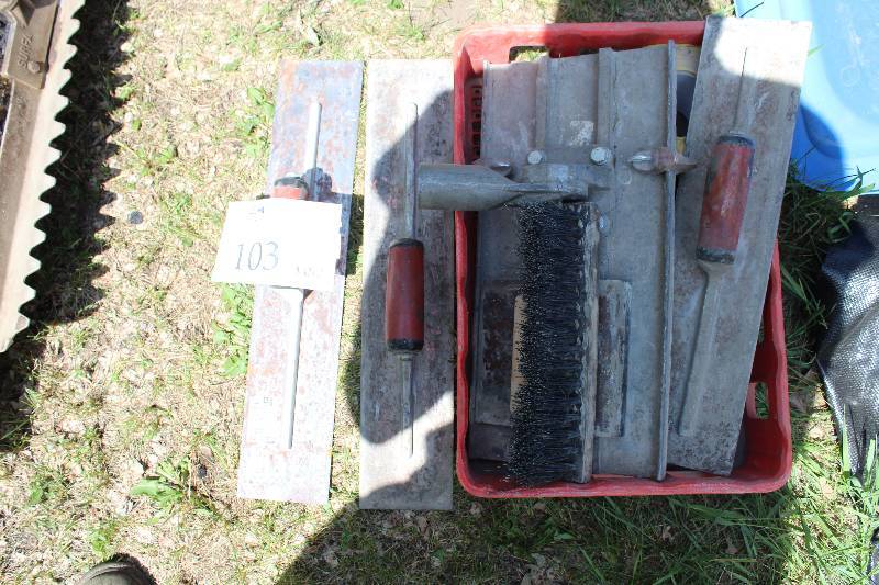 lot 103 image: Concrete Hand Trowels