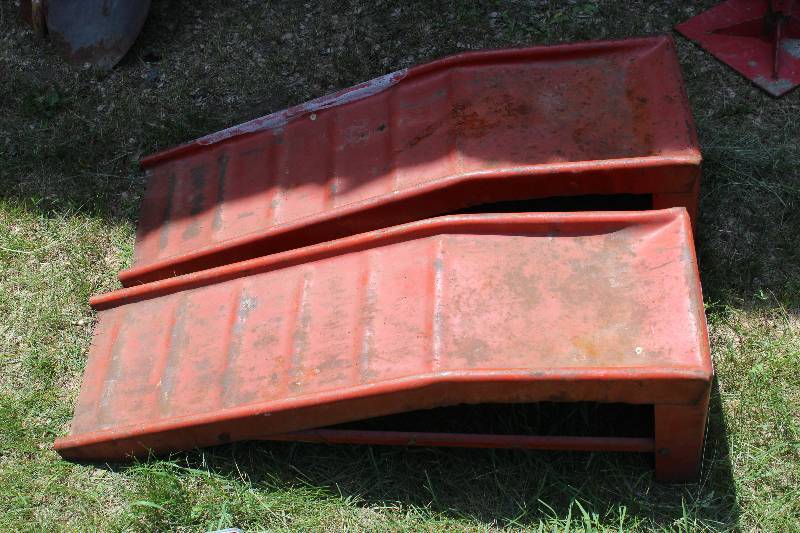 lot 81 image: Lot of (2) Car Ramps