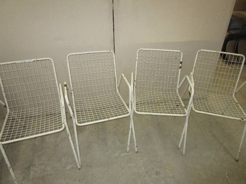 lot 93 image: 4 Wire Metal Chairs