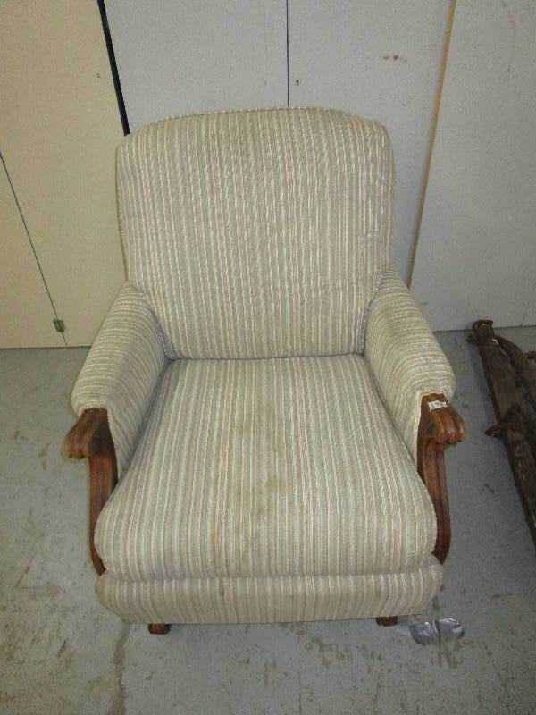 lot 99 image: Old Chair, Beautiful Wood Work