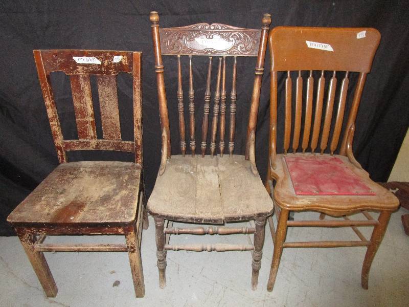 lot 113 image: 3 Antique wooden chairs, (18X17X39) (18X17X41) (17X16X36)