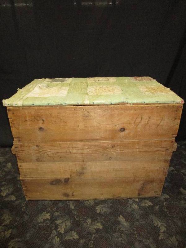 lot 139 image: Old wooden Truck 36X22.5X28