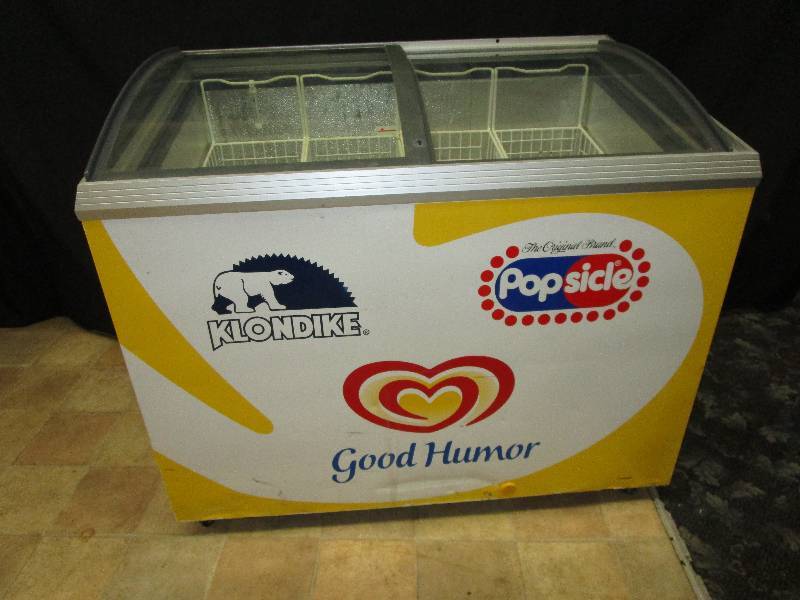 lot 141 image: Ice Cream Freezer, 40x25x 35 Works