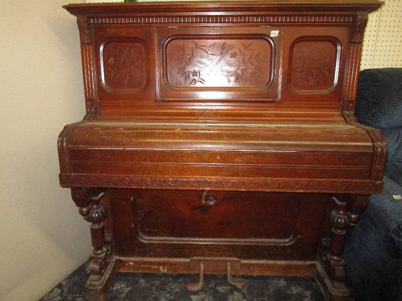 lot 142 image: Newma bros Chicago Ilinois pump oregon, Does work, not perfect condtion would obviously need some love and care
